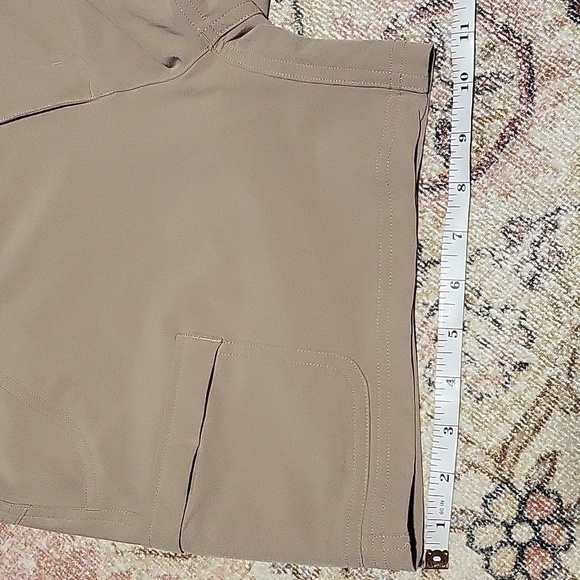 The North Face Tan Women's Polyester Elastane Zip Front 5 Pocket Shorts - Size 6 - Picture 8 of 11